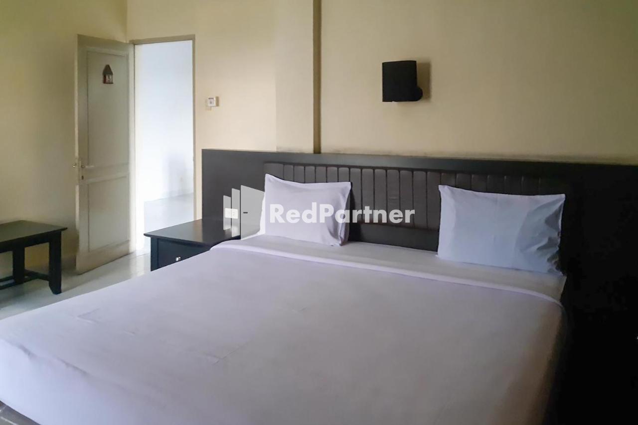Hotel Carolina Transit Medan Exterior foto