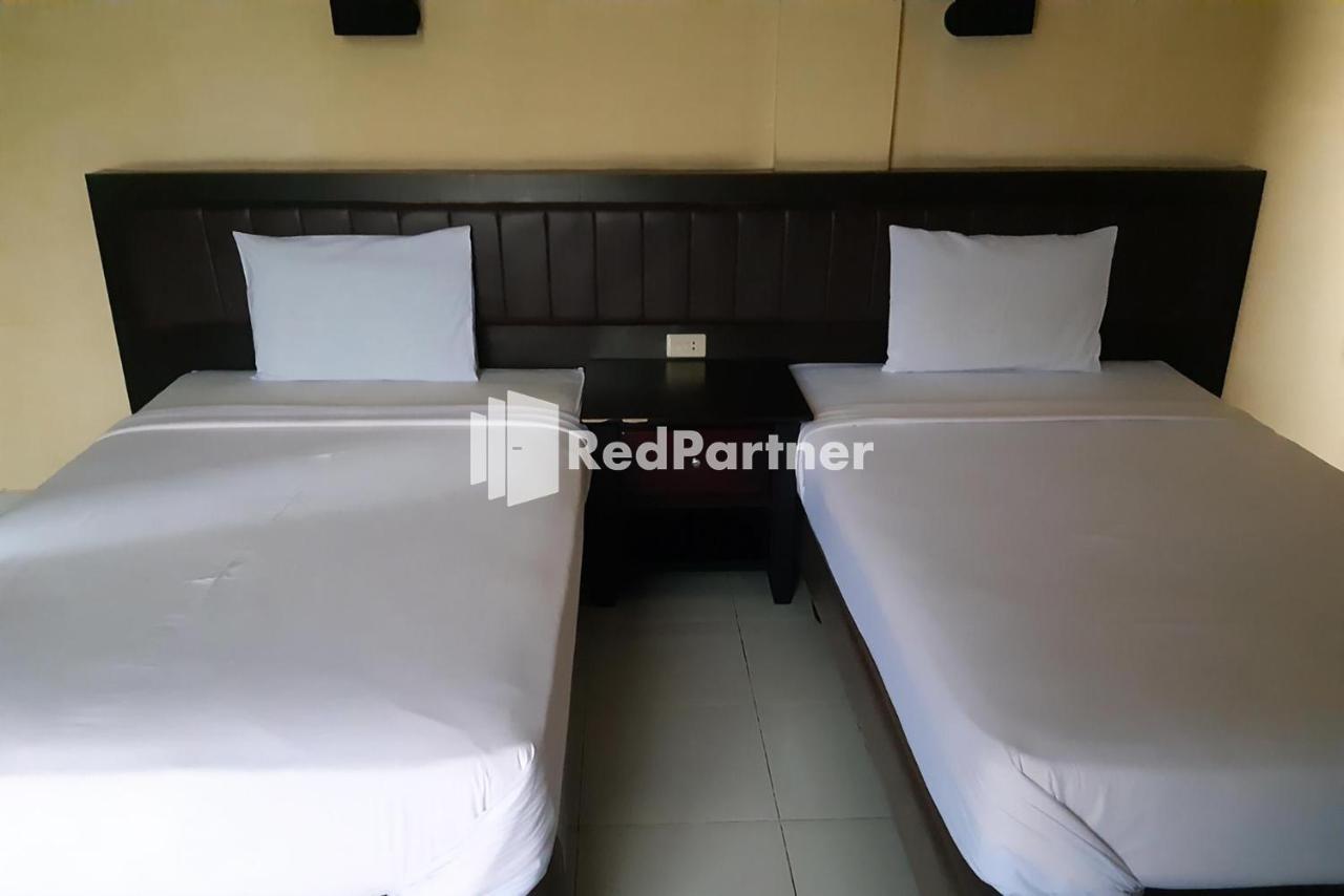Hotel Carolina Transit Medan Exterior foto