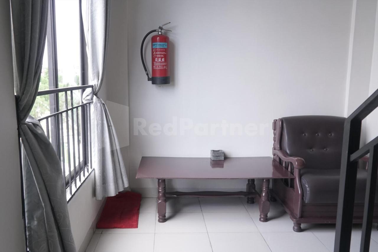 Hotel Carolina Transit Medan Exterior foto