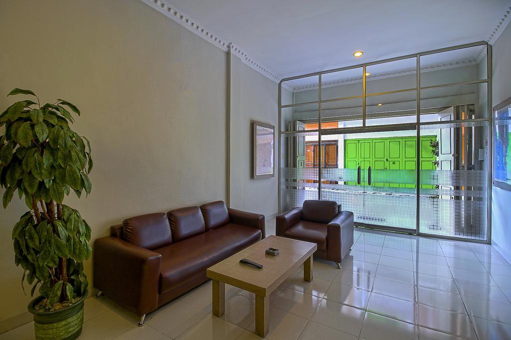 Hotel Carolina Transit Medan Exterior foto